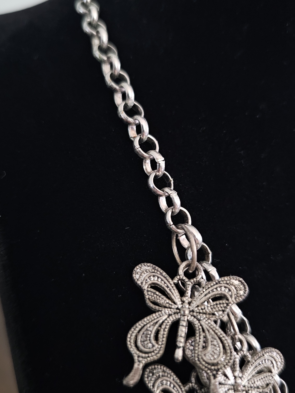 RARE Betsey Johnson Silver Tone Butterfly Statement Necklace - Picture 3 of 6
